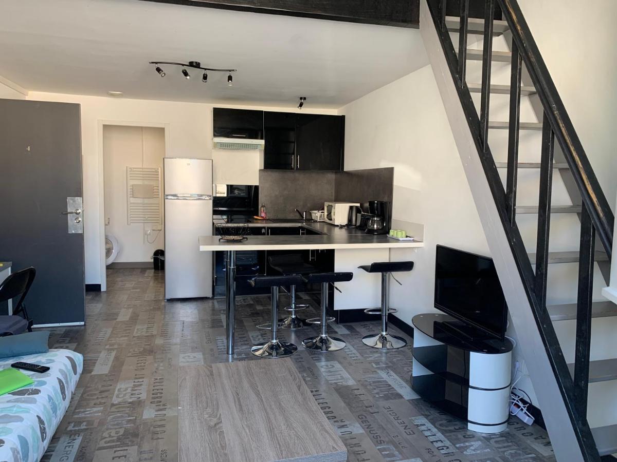 Appartement Tout Confort En Mezzanine A 20Mn A Pied Du Centre-Ville Avec Tv Et Wifi La Rochelle  Zewnętrze zdjęcie