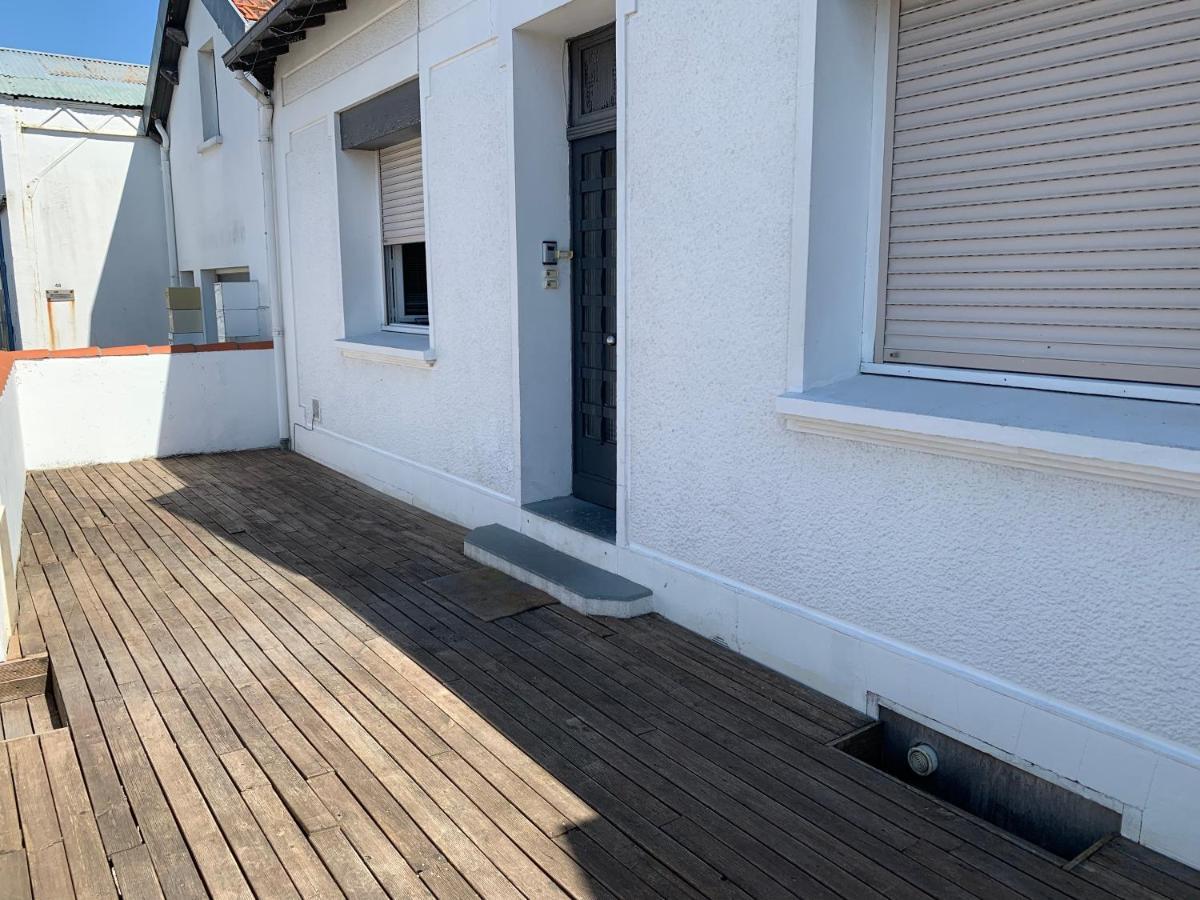 Appartement Tout Confort En Mezzanine A 20Mn A Pied Du Centre-Ville Avec Tv Et Wifi La Rochelle  Zewnętrze zdjęcie